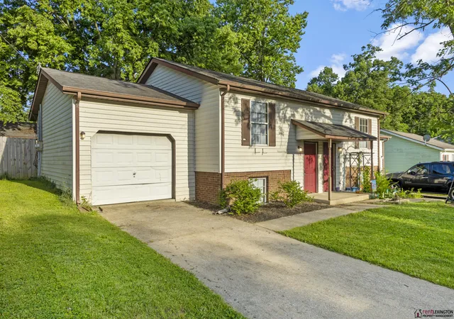 Photo 1 of Multi family home for sale at 1128 1130 Dale Dr, Winchester, KY 40391 | MLS# 26000922 | Listing updated on 2026-10-13