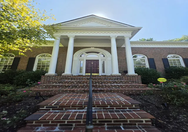Photo 3 of Single family home for sale at 2392 The Woods Ln, Lexington, KY 40502 | MLS# 26026208 | Listing updated on 2026-10-13