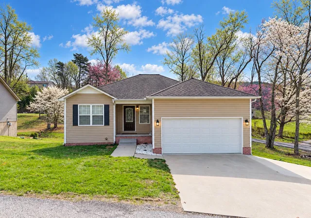 Photo 1 of Single family home for sale at 1299 E Pittsburg Church Rd, London, KY 40741 | MLS# 26005645 | Listing updated on 2026-09-25