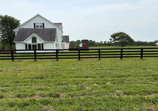 Photo 4 of House for sale at 3600 Briar Hl Rd, Lexington, KY 40516 | MLS# 26007206 | Listing updated on 2026-09-14