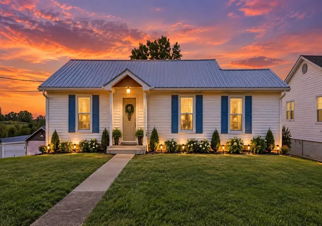 Photo 1 of Single family home for sale at 817 Bellows Ml Rd, Harrodsburg, KY 40330 | MLS# 26008344 | Listing updated on 2026-09-11