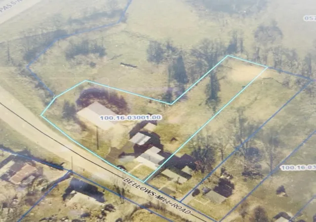 Photo 2 of Single family home for sale at 817 Bellows Ml Rd, Harrodsburg, KY 40330 | MLS# 26008344 | Listing updated on 2026-09-11