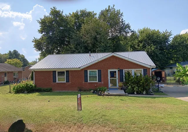 Photo 1 of Single family home for sale at 1035 Plainview Dr, Danville, KY 40422 | MLS# 26009043 | Listing updated on 2026-09-11