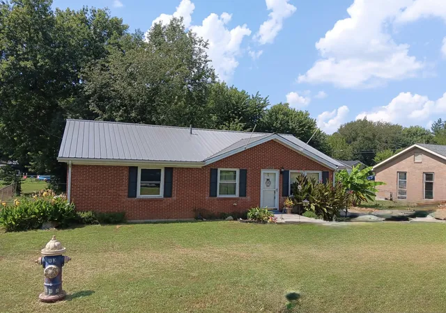 Photo 2 of Single family home for sale at 1035 Plainview Dr, Danville, KY 40422 | MLS# 26009043 | Listing updated on 2026-09-11