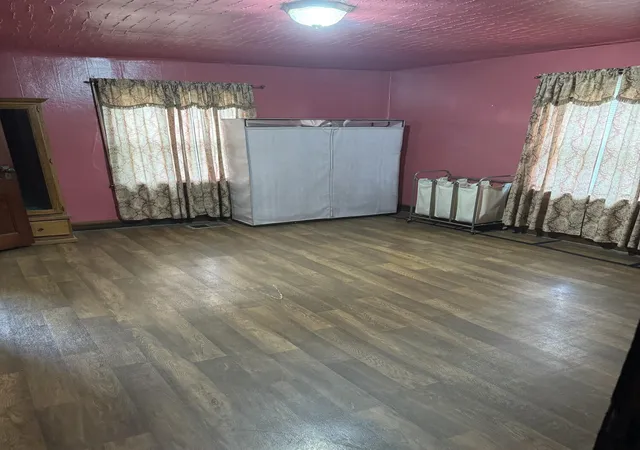 Photo 3 of Single family home for sale at 2002 Winchester Ave, Middlesboro, KY 40965 | MLS# 26010030 | Listing updated on 2026-09-14