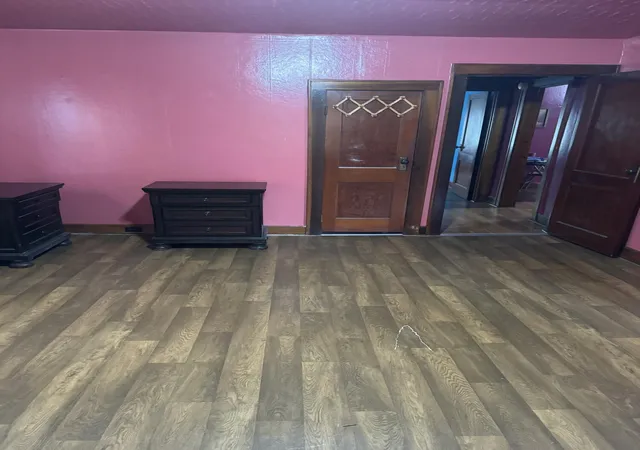 Photo 3 of Single family home for sale at 2002 Winchester Ave, Middlesboro, KY 40965 | MLS# 26010030 | Listing updated on 2026-09-14