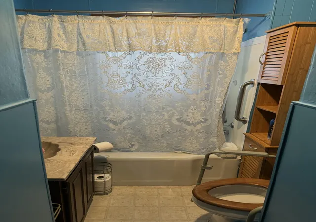 Photo 4 of Single family home for sale at 2002 Winchester Ave, Middlesboro, KY 40965 | MLS# 26010030 | Listing updated on 2026-09-14