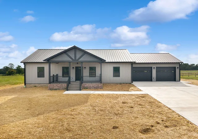 Photo 2 of Single family home for sale at 150 Sunflower Rd, Flemingsburg, KY 41041 | MLS# 26010274 | Listing updated on 2026-09-13