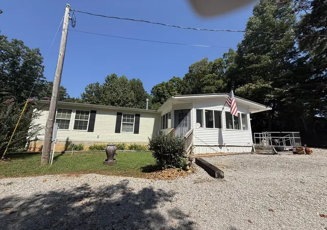 Photo 4 of Single family home for sale at 266 Carmel Ln, Albany, KY 42602 | MLS# 26011063 | Listing updated on 2026-09-11