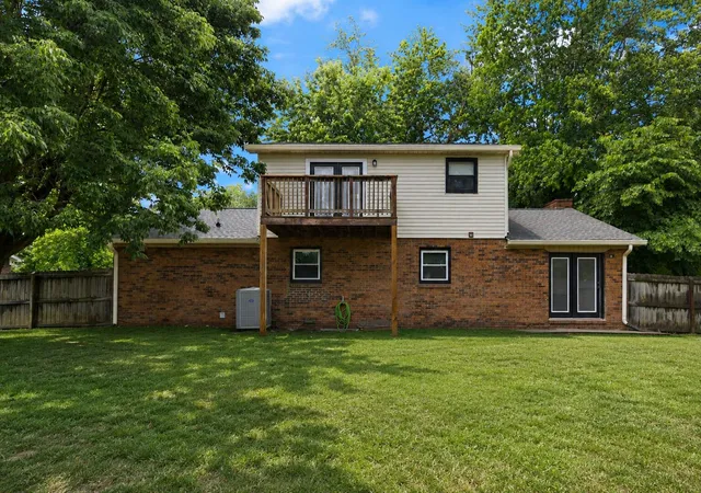 Photo 4 of Single family home for sale at 3706 Hickory Hl Dr, Somerset, KY 42503 | MLS# 26011769 | Listing updated on 2026-09-24
