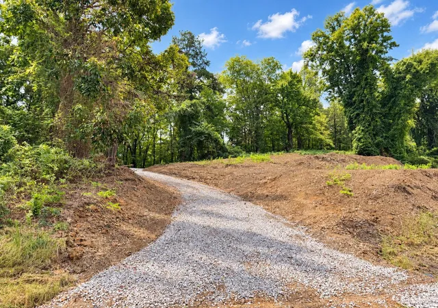 Photo 1 of Land for sale at 999 5th Street Rd, Corbin, KY 40701 | MLS# 26011730 | Listing updated on 2026-10-13