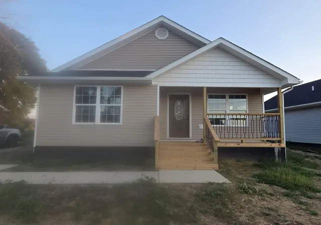Photo 2 of Single family home for sale at 50 Riverview Rd, Irvine, KY 40336 | MLS# 26013774 | Listing updated on 2026-09-08