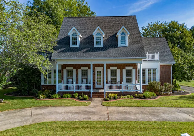 Photo 2 of Single family home for sale at 6429 Stinespring Dr, Paducah, KY 42001 | MLS# 26014727 | Listing updated on 2026-09-11