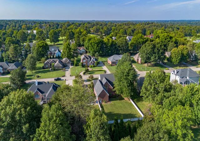 Photo 4 of Single family home for sale at 6429 Stinespring Dr, Paducah, KY 42001 | MLS# 26014727 | Listing updated on 2026-10-28