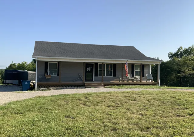 Photo 3 of Single family home for sale at 1160 Dennis Rd, Lawrenceburg, KY 40342 | MLS# 26014721 | Listing updated on 2026-09-16