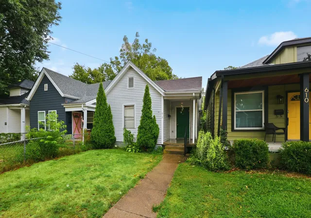 Photo 2 of Single family home for sale at 612 N Upper St, Lexington, KY 40508 | MLS# 26025132 | Listing updated on 2026-09-14