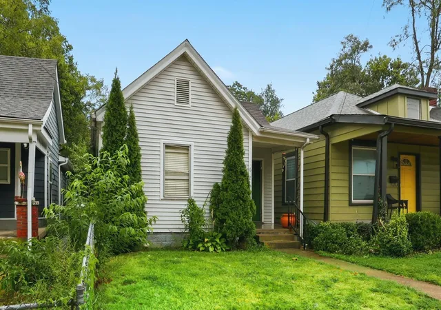 Photo 3 of Single family home for sale at 612 N Upper St, Lexington, KY 40508 | MLS# 26025132 | Listing updated on 2026-09-14