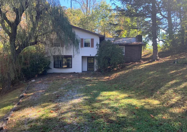 Photo 1 of Single family home for sale at 60 Grover Whitehead Rd, Whitley City, KY 42653 | MLS# 26014885 | Listing updated on 2026-10-13