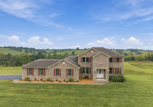 Photo 3 of Single family home for sale at 3958 Us 27, Falmouth, KY 41040 | MLS# 26014892 | Listing updated on 2026-09-14