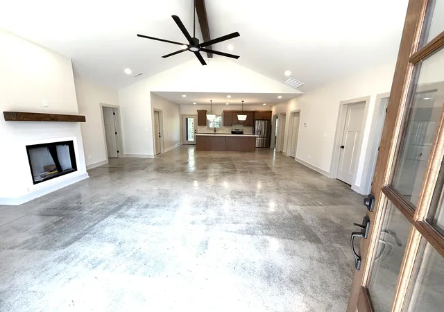 Photo 3 of Sale Pending at 5572 Antioch Rd, Hopkinsville, KY 42240 | MLS# 26015311 | Listing updated on 2026-09-15