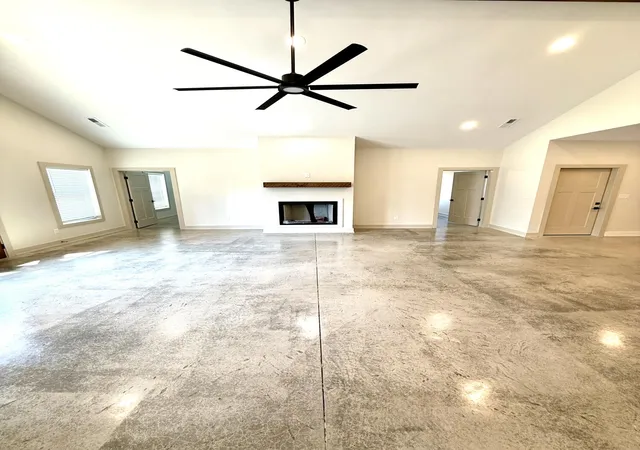 Photo 4 of Sale Pending at 5572 Antioch Rd, Hopkinsville, KY 42240 | MLS# 26015311 | Listing updated on 2026-09-15