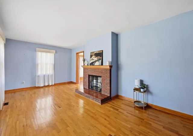 Photo 3 of Sale Pending at 709 Reed Dr, Frankfort, KY 40601 | MLS# 26028209 | Listing updated on 2026-10-20
