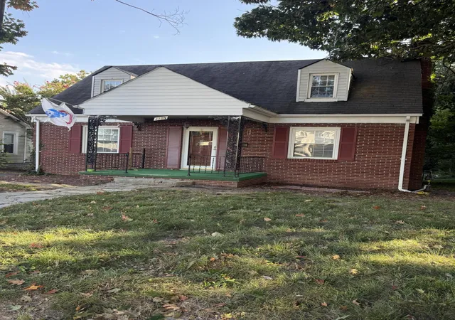 Single family home for sale at 310 1/2 Richmond St, Lancaster, KY 40444 | MLS# 26024566