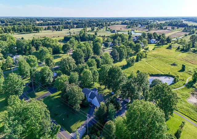 Photo 4 of Single family home for sale at 3655 Kentucky 303, Mayfield, KY 42066 | MLS# 26017538 | Listing updated on 2026-09-19
