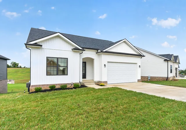 Photo 1 of Single family home for sale at 2013 Thorntree Ln, Lawrenceburg, KY 40342 | MLS# 26016086 | Listing updated on 2026-10-26