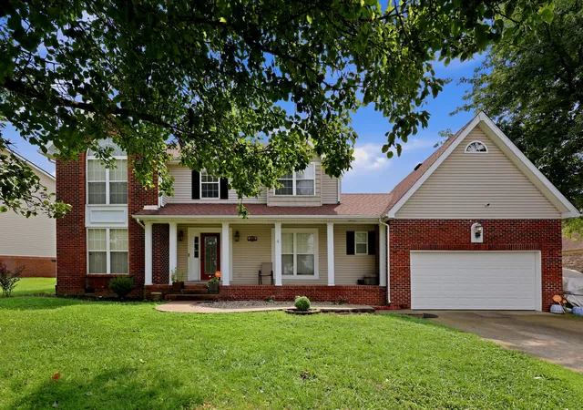 Photo 1 of Single family home for sale at 300 Juniper Dr, Nicholasville, KY 40356 | MLS# 26016135 | Listing updated on 2026-10-17