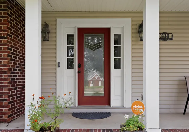 Photo 3 of Single family home for sale at 300 Juniper Dr, Nicholasville, KY 40356 | MLS# 26016135 | Listing updated on 2026-10-17