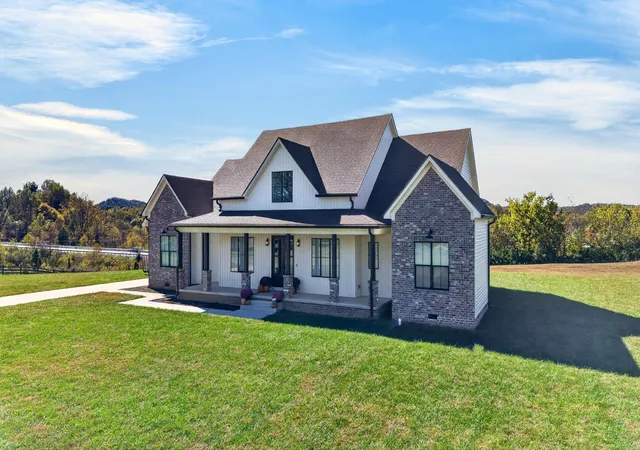 Photo 1 of Single family home for sale at 39 Bradley St, Stanford, KY 40484 | MLS# 26016381 | Listing updated on 2026-10-20