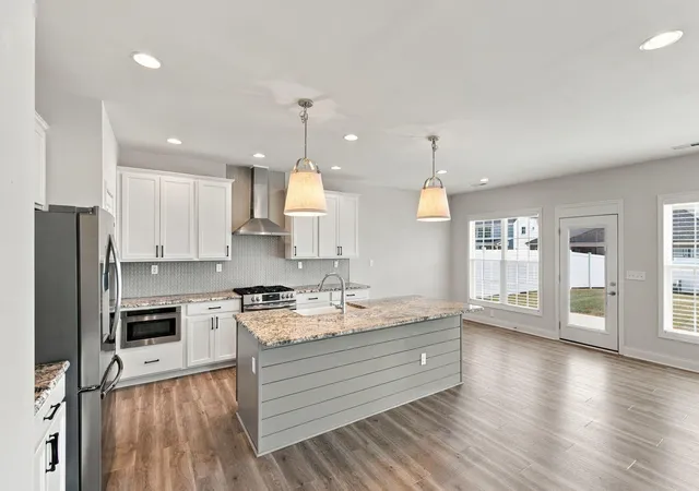 Photo 3 of Single family home for sale at 732 Hollyhock Dr, Lexington, KY 40511 | MLS# 26019690 | Listing updated on 2026-10-13