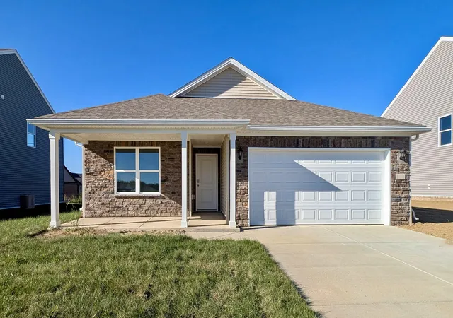 Photo 1 of Single family home for sale at 1049 Carriage Pl Dr, Richmond, KY 40475 | MLS# 26018627 | Listing updated on 2026-10-26