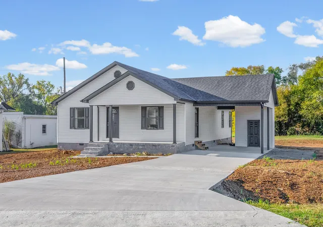 Photo 1 of Single family home for sale at 1461 Glass Ave, Hopkinsville, KY 42240 | MLS# 26018158 | Listing updated on 2026-10-14