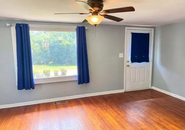 Photo 2 of Sale Pending at 380 J C Kelly Rd, Hopkinsville, KY 42240 | MLS# 26018350 | Listing updated on 2026-09-12