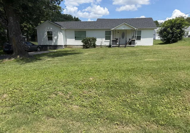 Photo 1 of Single family home for sale at 1112 E Rice Ln, Richmond, KY 40475 | MLS# 26018737 | Listing updated on 2026-10-15