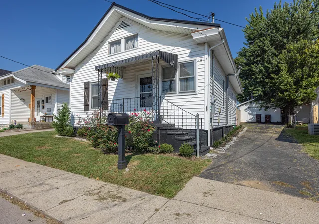 Single family home for sale at 1807 Clifton Ave, Paris, KY 40361 | MLS# 26023926