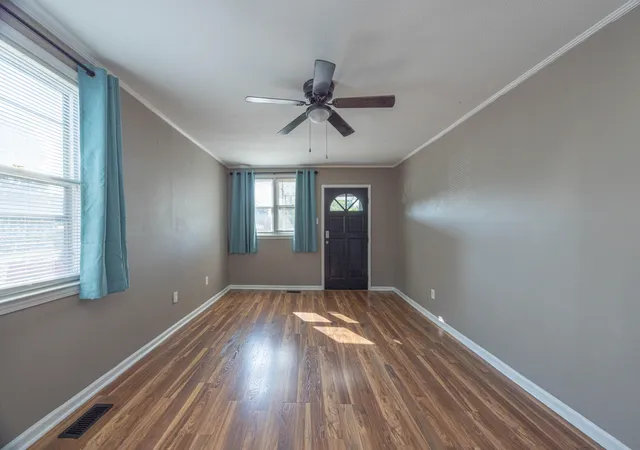 Photo 4 of Single family home for sale at 1807 Clifton Ave, Paris, KY 40361 | MLS# 26023926 | Listing updated on 2026-10-06