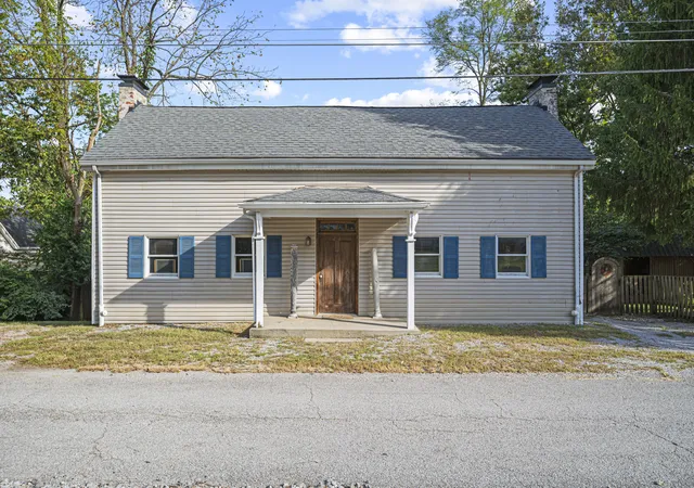Single family home for sale at 212 W Main St, Midway, KY 40347 | MLS# 26019469