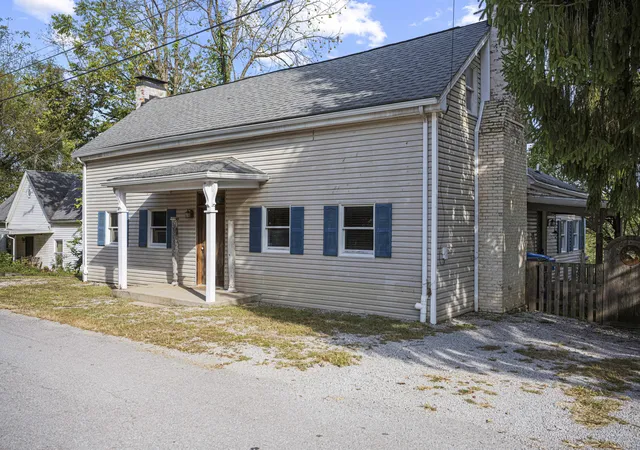 Photo 1 of Single family home for sale at 212 W Main St, Midway, KY 40347 | MLS# 26019469 | Listing updated on 2026-10-13