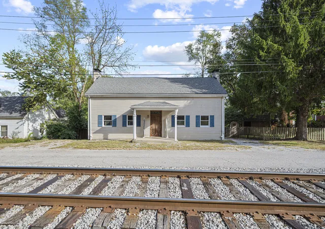 Photo 2 of Single family home for sale at 212 W Main St, Midway, KY 40347 | MLS# 26019469 | Listing updated on 2026-10-13