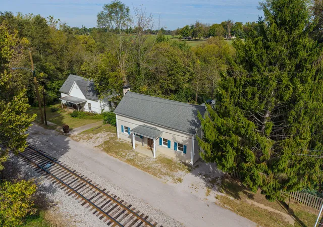 Photo 3 of Single family home for sale at 212 W Main St, Midway, KY 40347 | MLS# 26019469 | Listing updated on 2026-10-13
