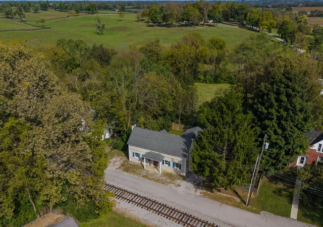 Photo 4 of Single family home for sale at 212 W Main St, Midway, KY 40347 | MLS# 26019469 | Listing updated on 2026-10-13