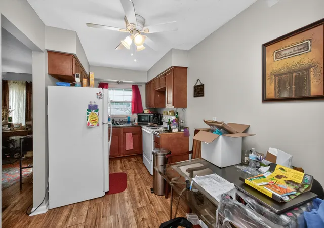 Photo 4 of House for sale at 1999-2001 Spring Sta Dr, Lexington, KY 40505 | MLS# 26025021 | Listing updated on 2026-09-11