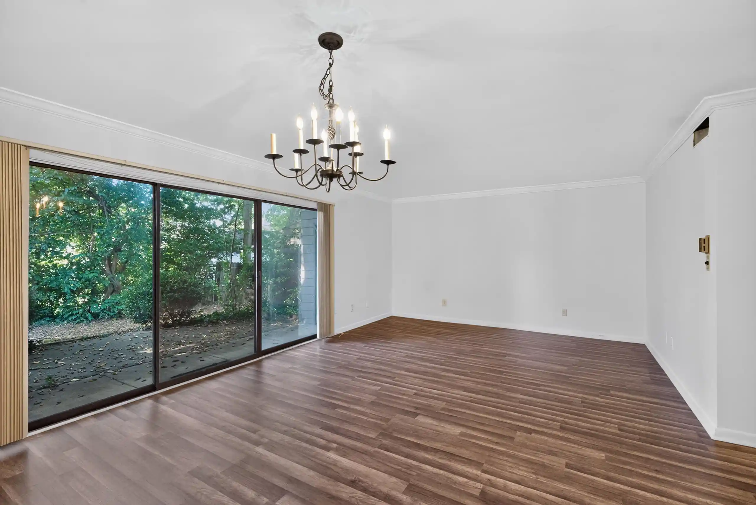 Listing Photo 1 - Condo for sale in 750 Shaker Dr located at 750 Shaker Dr, Lexington, KY 40504 - Unit #207