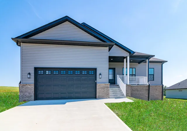 Photo 1 of Single family home for sale at 251 Boones Crk Rd, Lancaster, KY 40444 | MLS# 26019963 | Listing updated on 2026-10-13