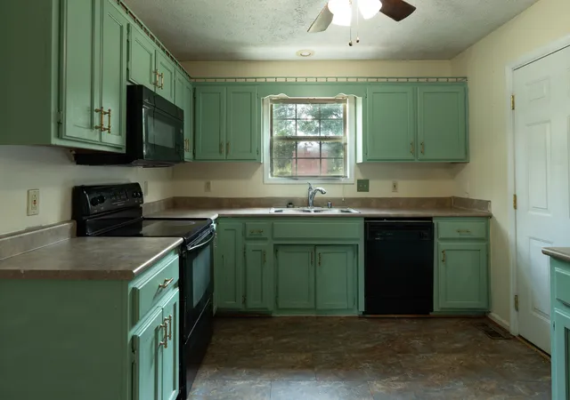 Photo 3 of Single family home for sale at 1124 Gregory Ln, Lawrenceburg, KY 40342 | MLS# 26019980 | Listing updated on 2026-10-05