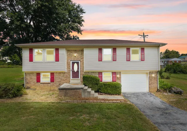 Photo 1 of Single family home for sale at 50 Hickory Ln, Berea, KY 40403 | MLS# 26024535 | Listing updated on 2026-09-28