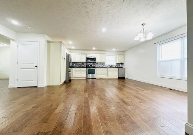 Photo 3 of Single family home for sale at 87 Hurley Ln, London, KY 40744 | MLS# 26020056 | Listing updated on 2026-09-11